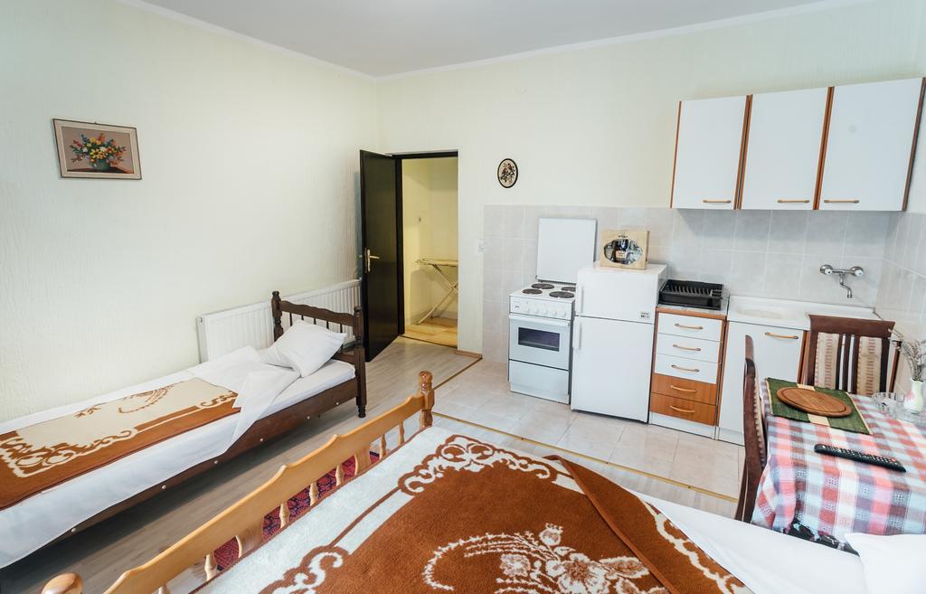 Guest House Bajceta Херцег-Нови Экстерьер фото